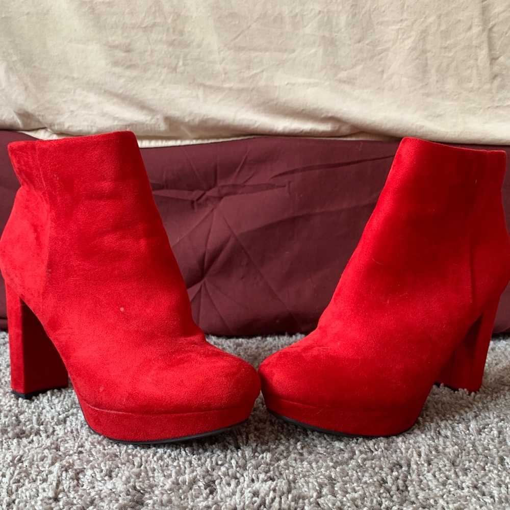 High heel boots
